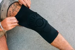 Shadow Invisa-Lite Knæbeskyttere -Professionel butik med rulleskøjteudstyr shadow invisa lite knee pads m1